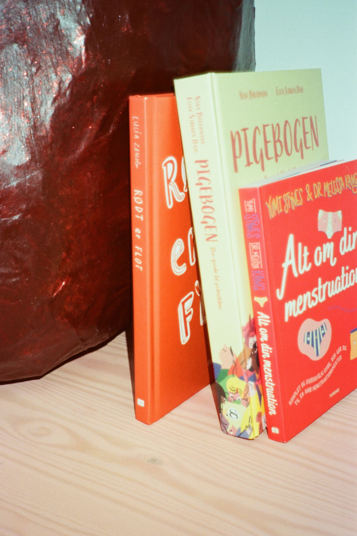 De bedste bøger om menstruation og cyklus til børn og voksne