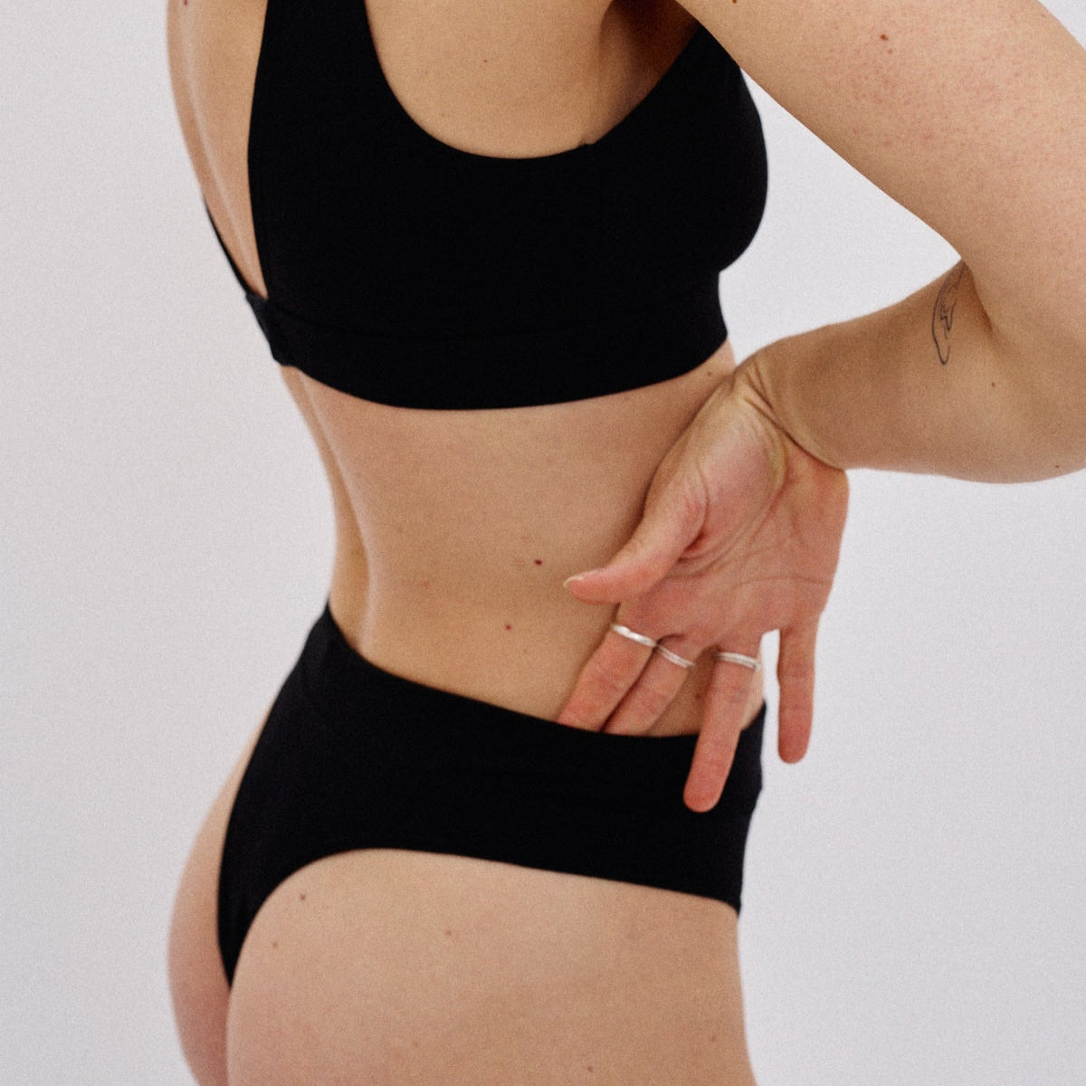 Everyday Flow Thong - High rise