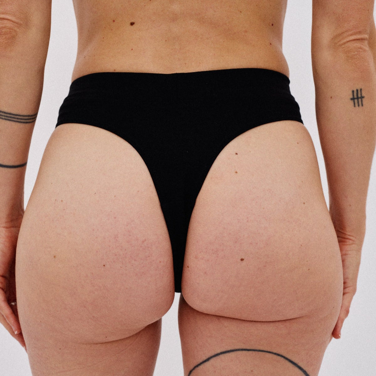 Everyday Flow Thong - high rise - black