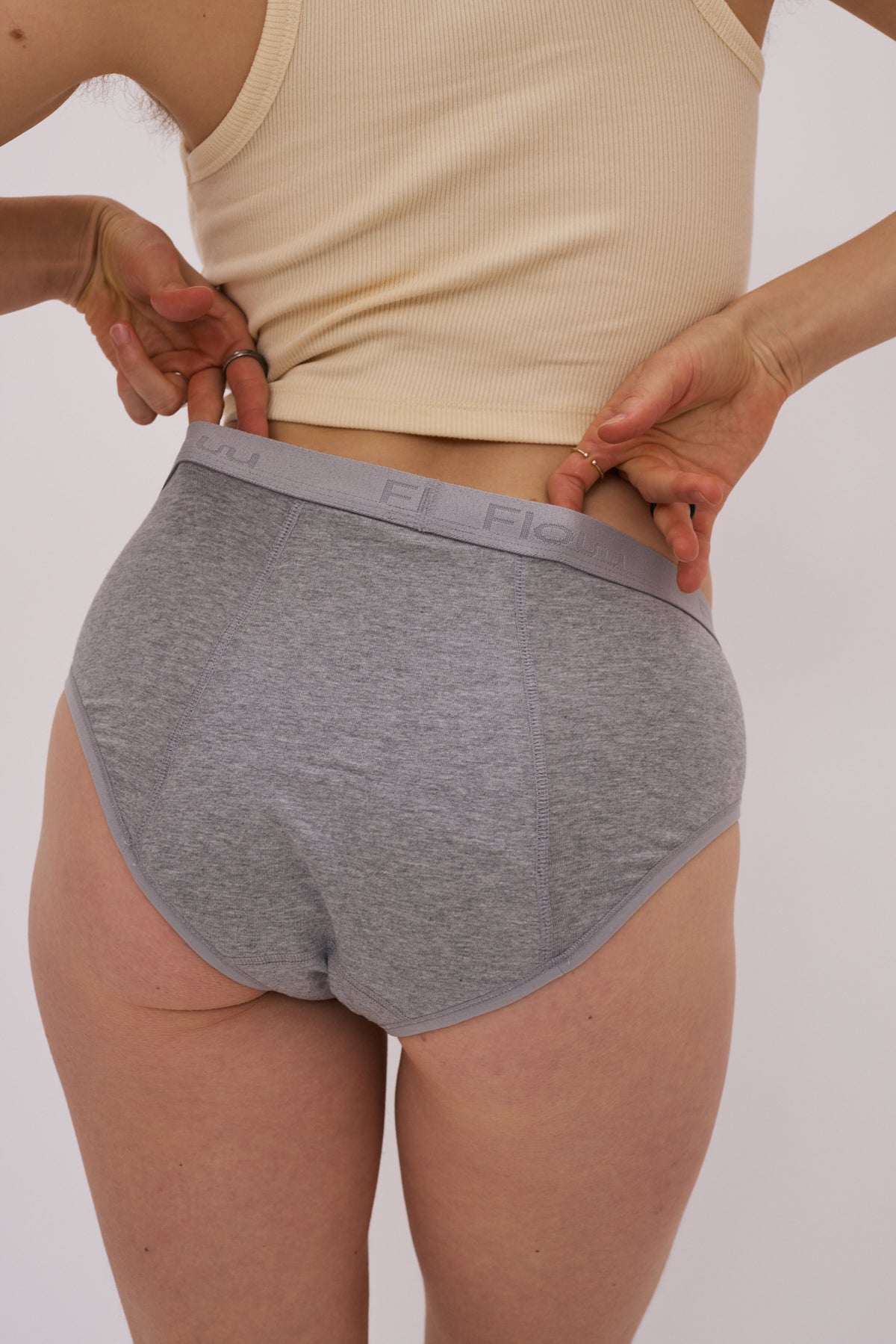 Flow 2 normal waist, moderate flow - gray