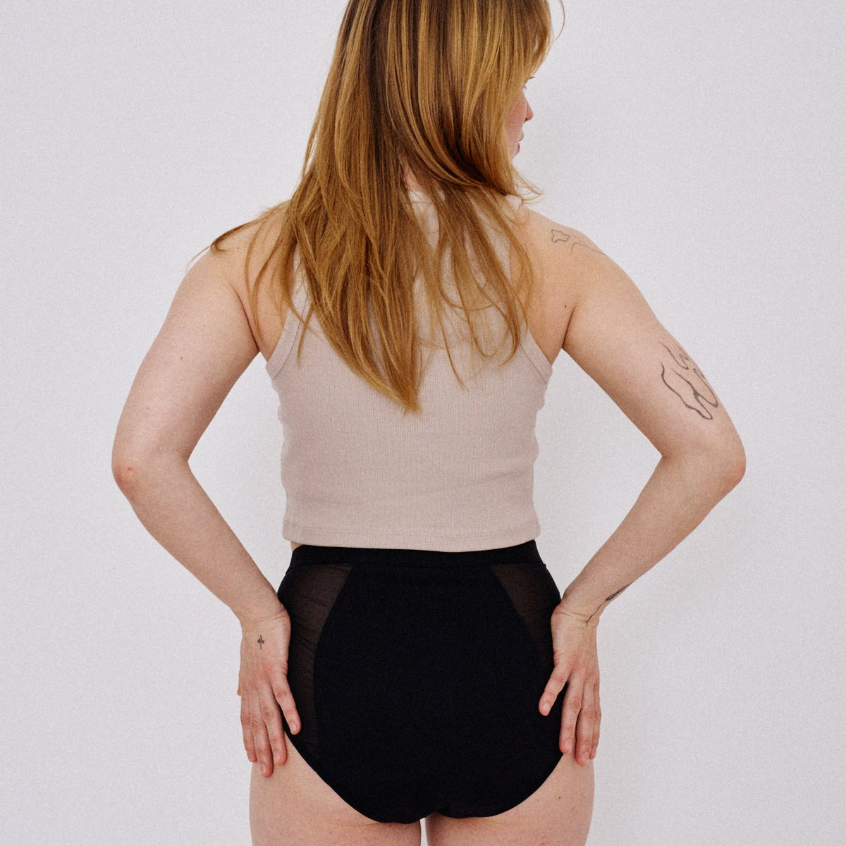 Flow 1 high waist, moderate flow - black
