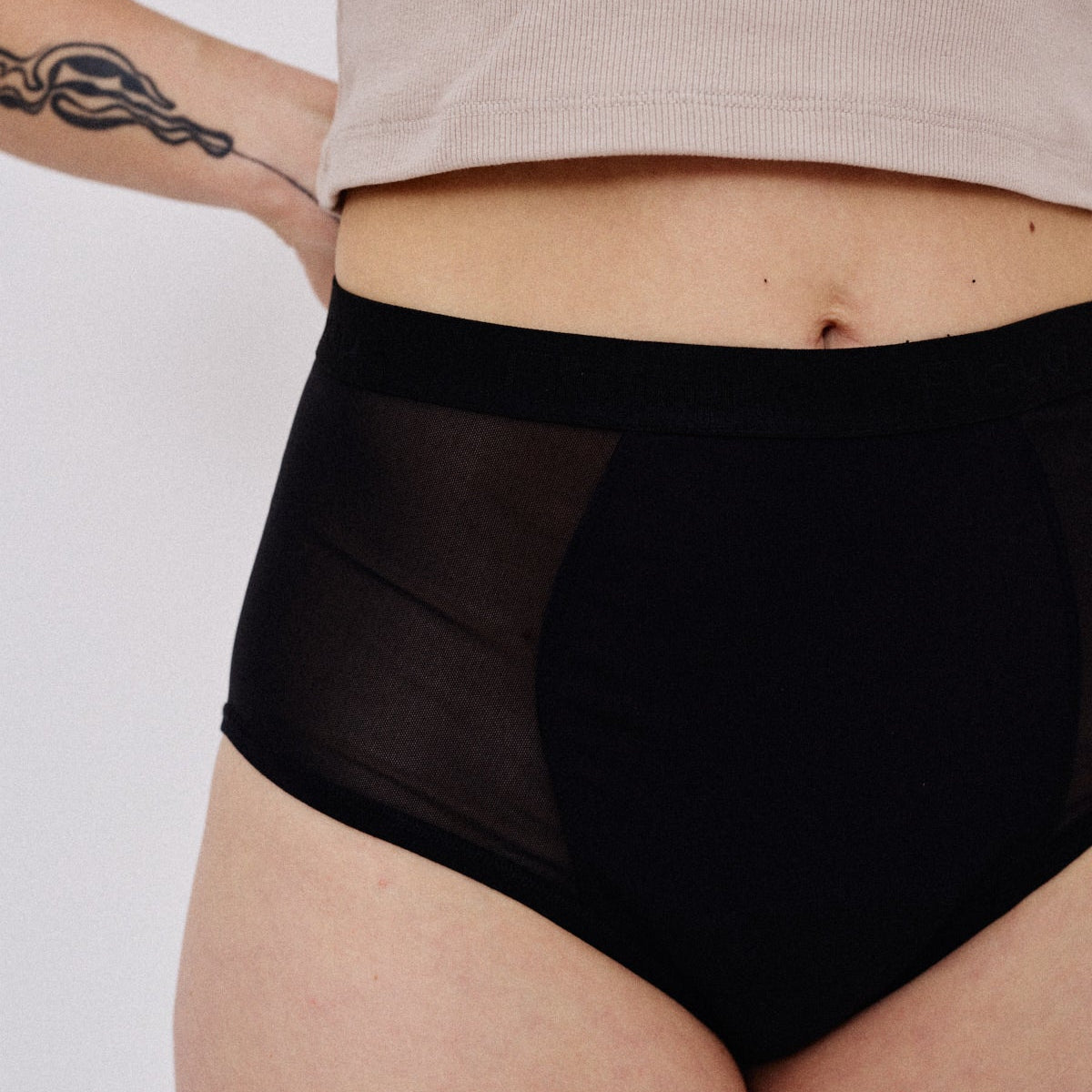 Flow 1 high waist, moderate flow - black