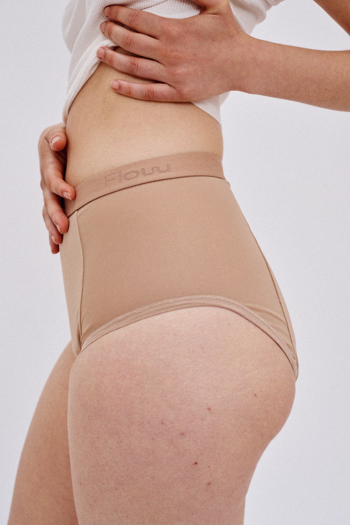 Flow 1 high waist, moderate flow - ochre