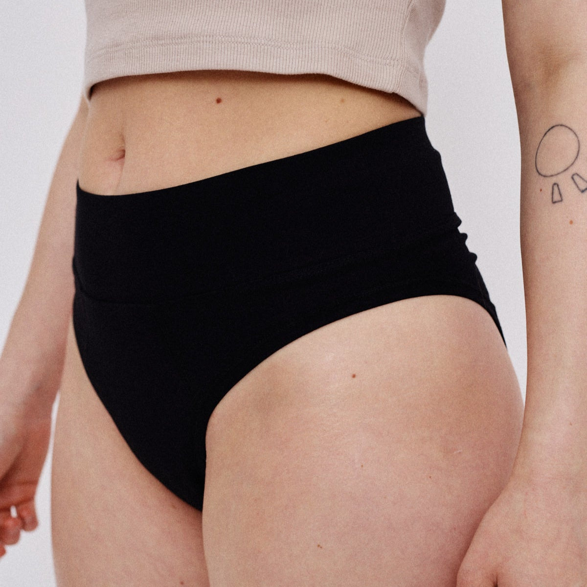 Flow 3 high waist, moderate+ flow - black