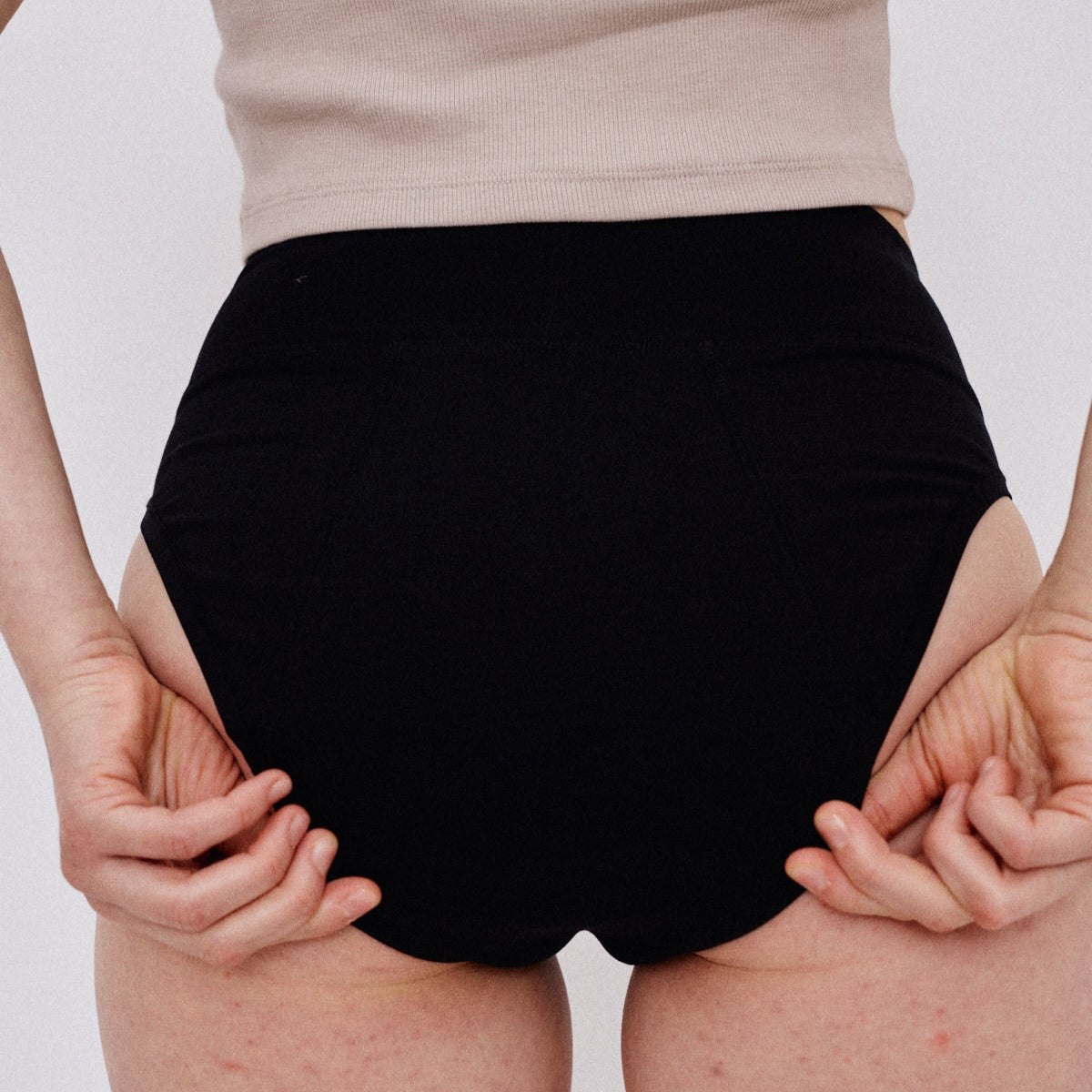 Flow 3 high waist, moderate+ flow - black