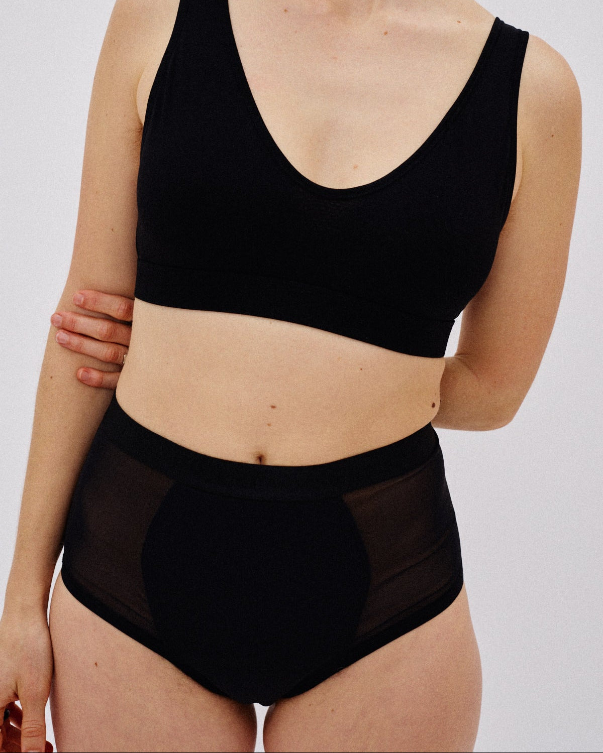 Period Flow Brief - high rise - black