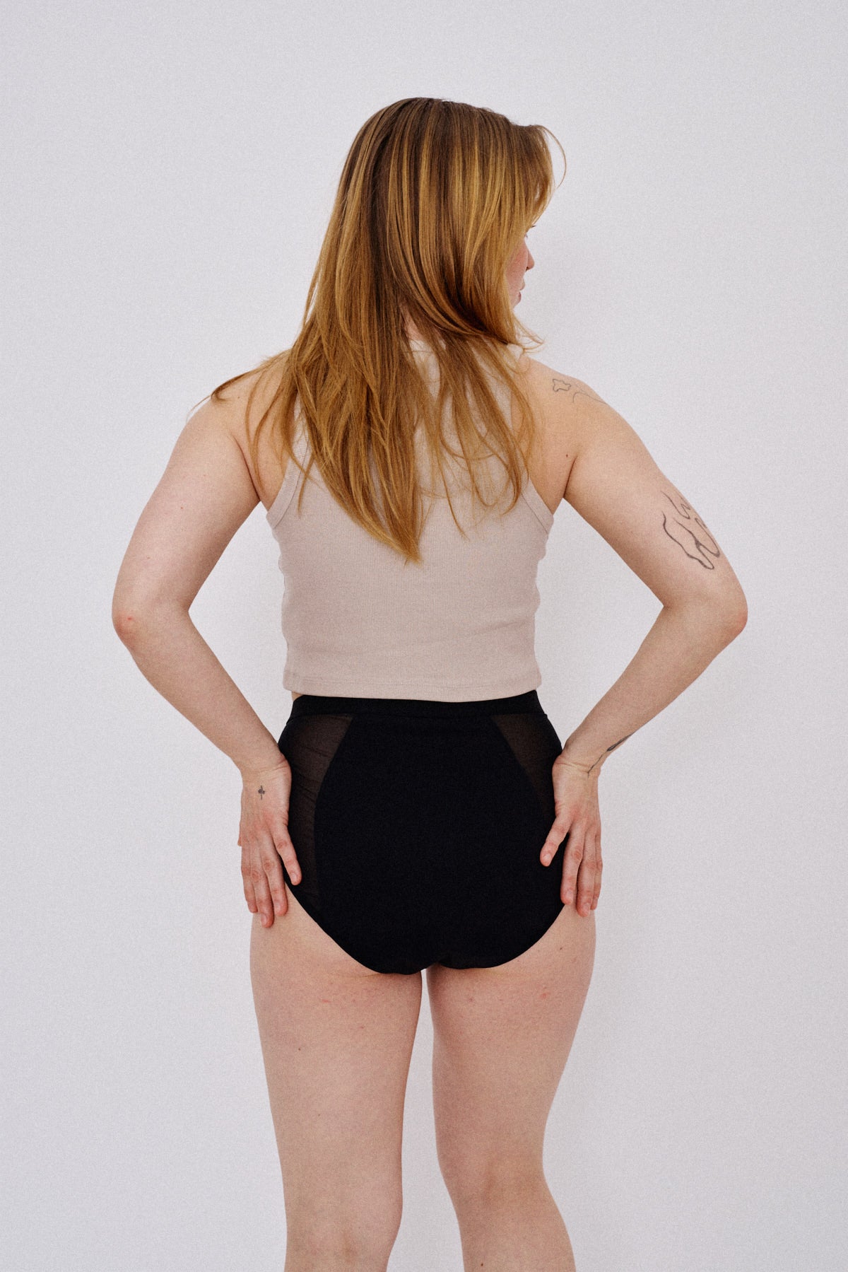 Flow 1 high waist, moderate flow - black