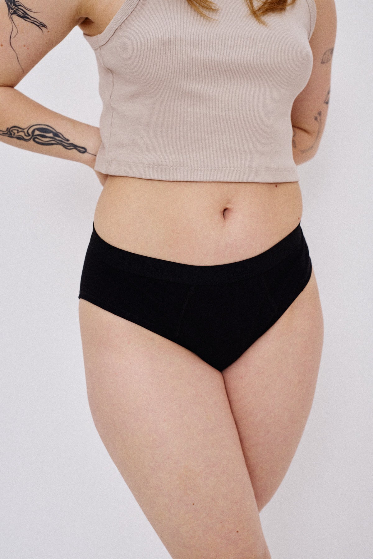 Flow 2 normal waist, moderate flow - black