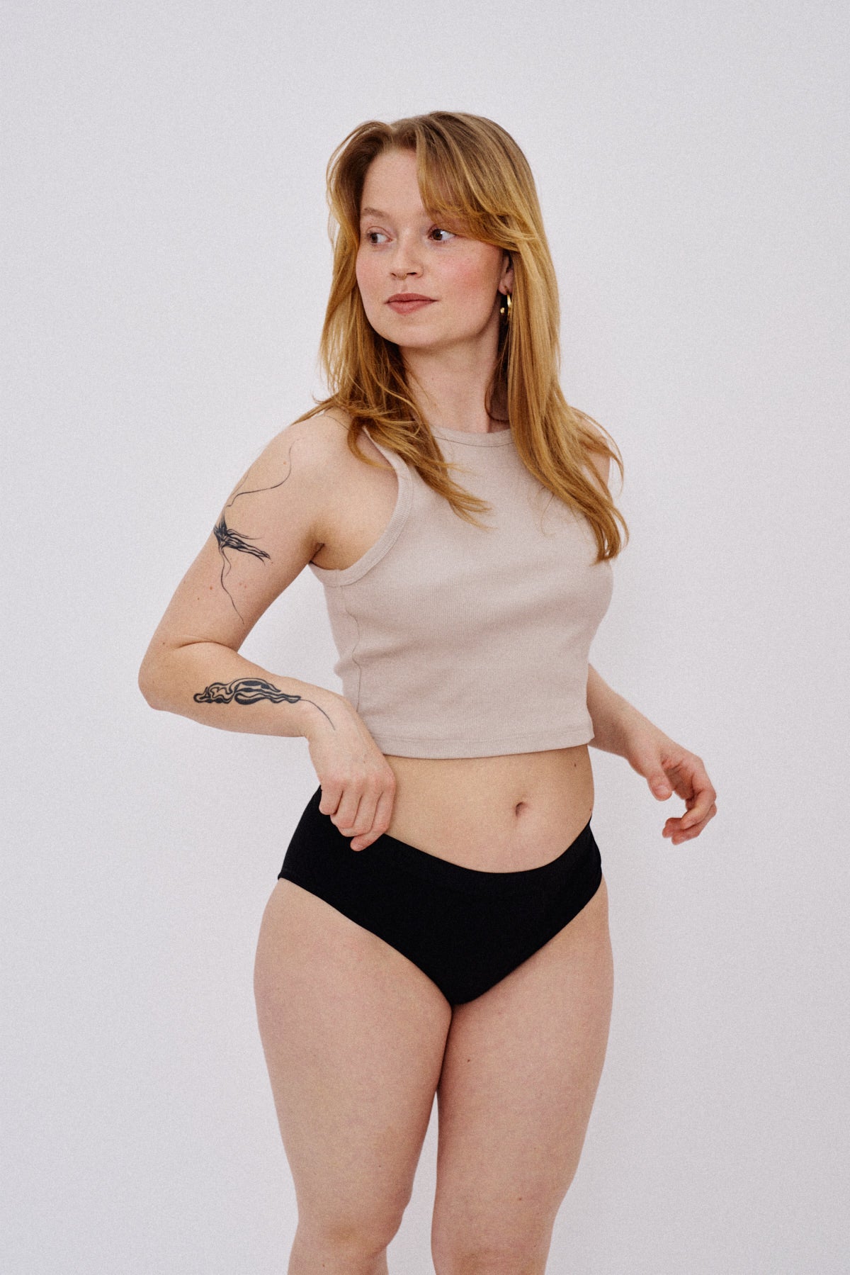 Flow 2 normal waist, moderate flow - black