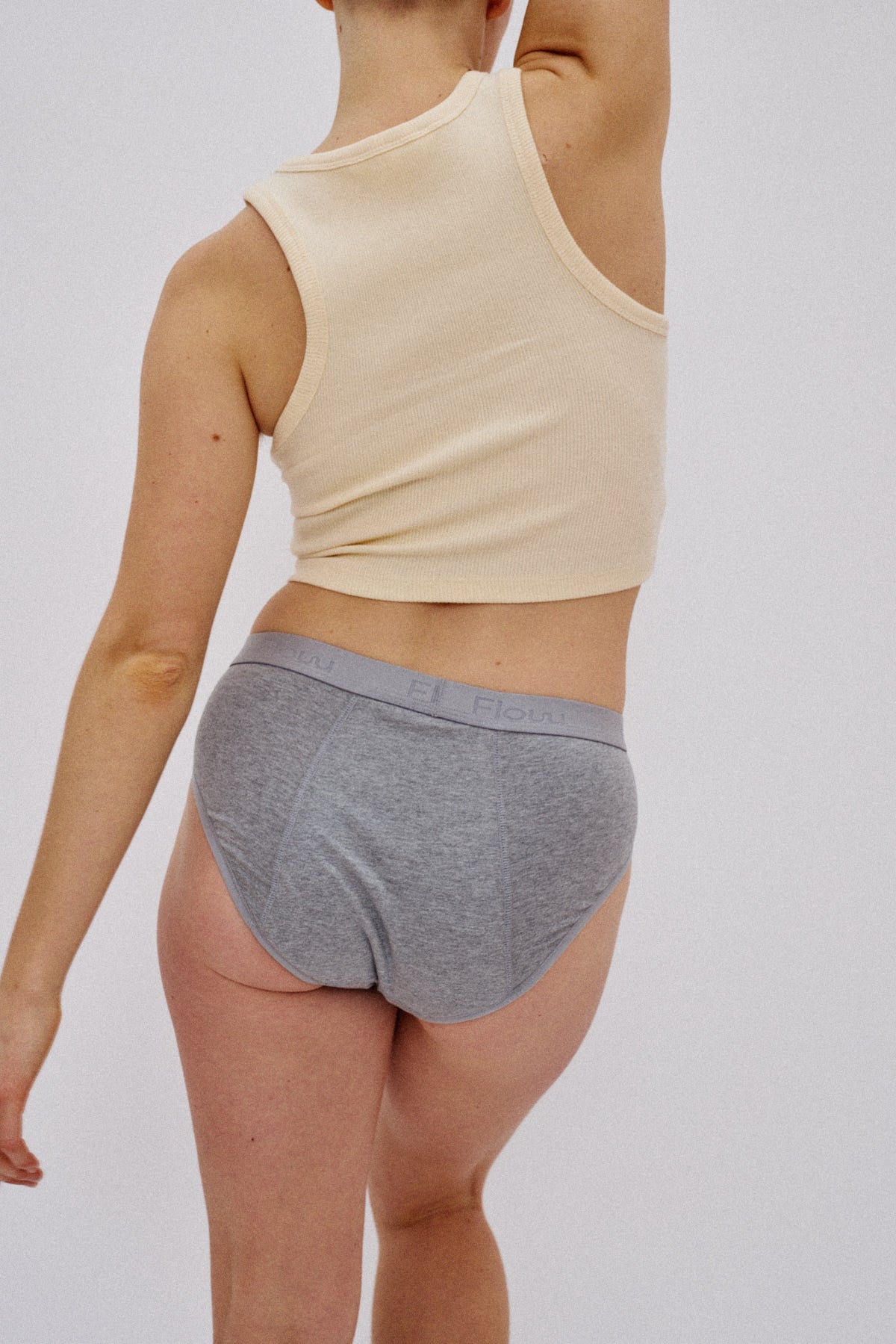 Flow 2 normal waist, moderate flow - gray
