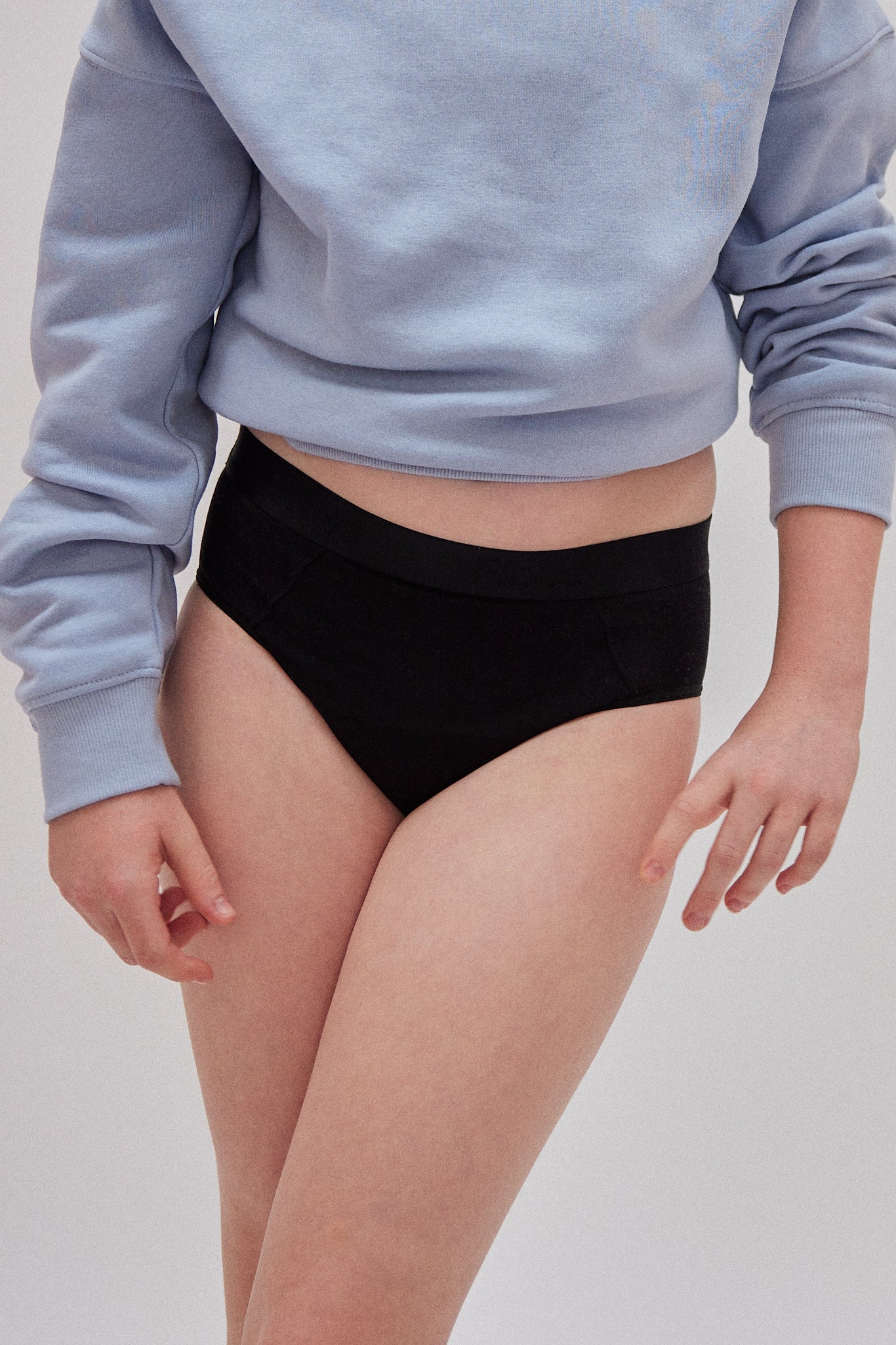 Flow 1 teen, moderate flow - black