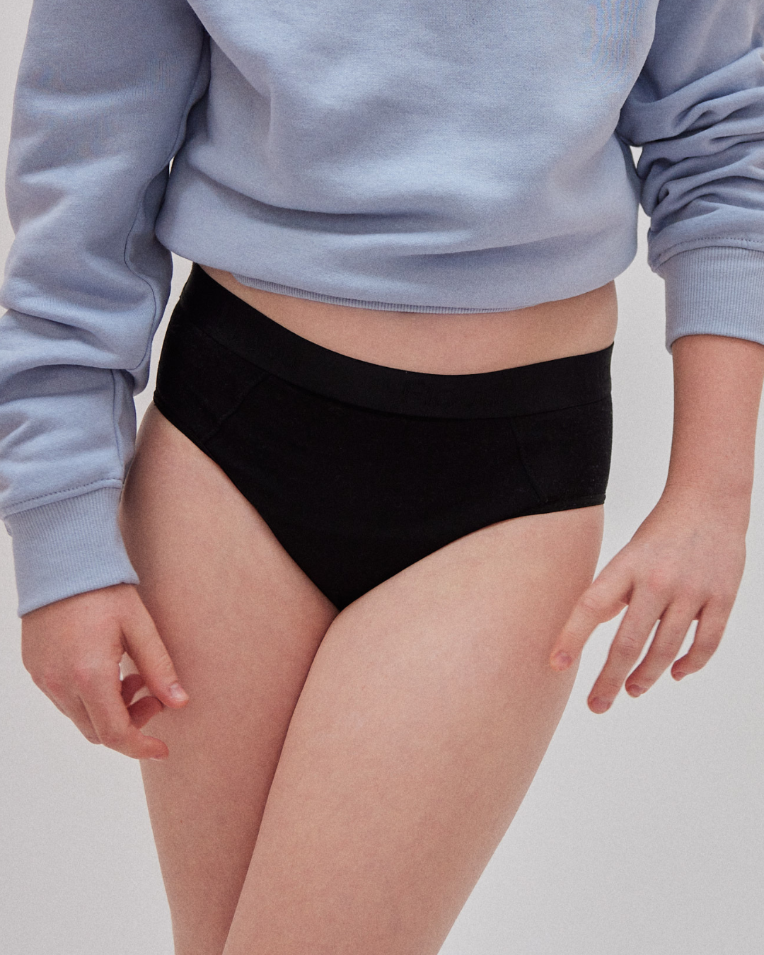 Period Flow Teen Brief - mid rise - black